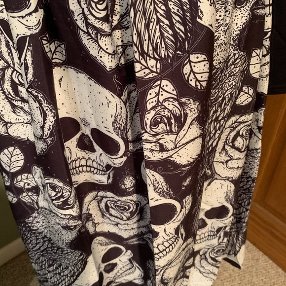 LONG SLEEVE BLACK TOP. SKULL SKIRT DRESS SIZE S  #404 - Picture 2 of 2